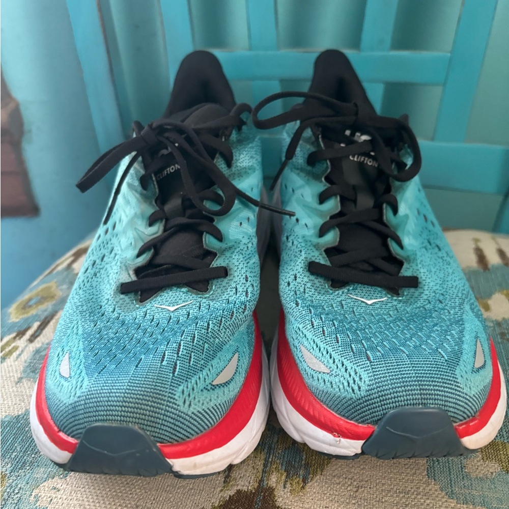 Men’s size 10 HOKA or women’s 11 in size